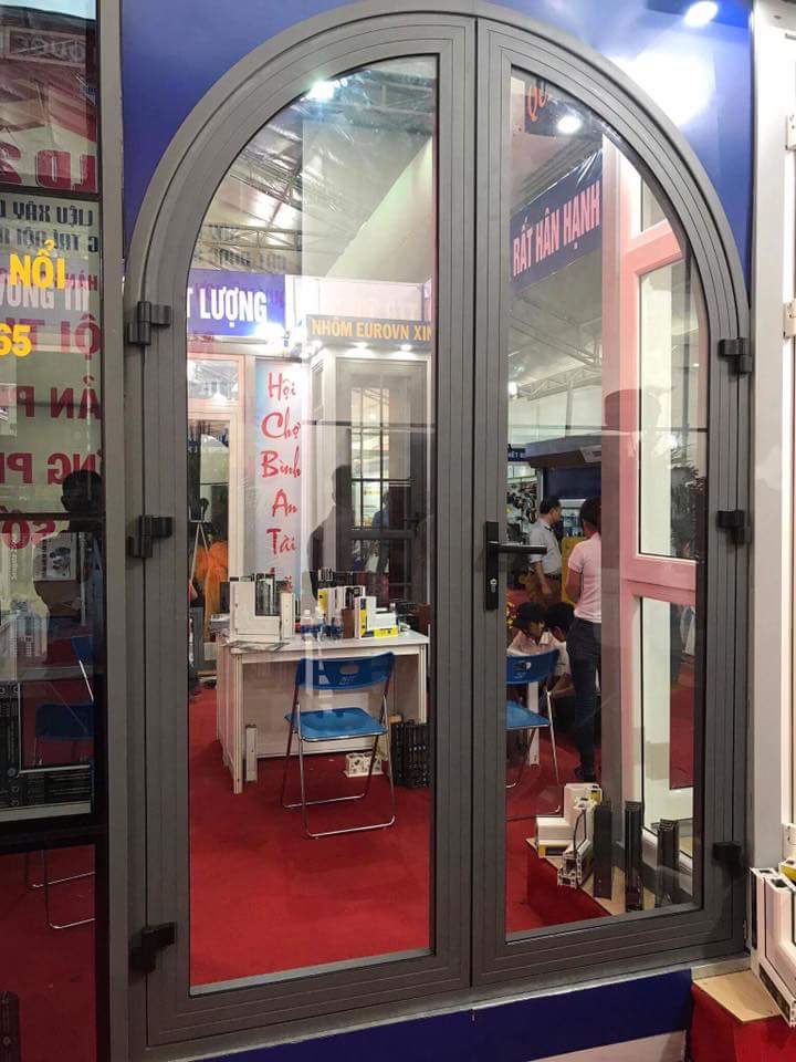cửa đi uốn vòm cong cua xingfa uon vom CỬA NHÔM XINGFA UỐN VÒM