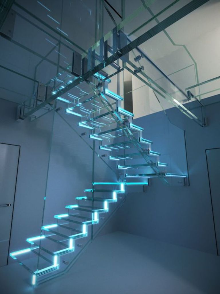 Cầu thang làm toàn bộ bằng kính cường lực.