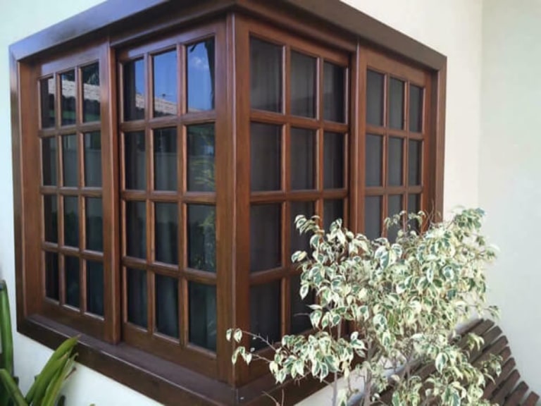 cửa sổ kính nhôm Việt Pháp giả gỗ