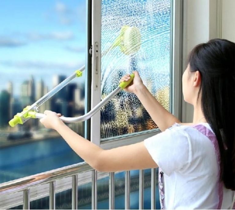 Cần lưu ý gì khi vệ sinh cửa nhôm Xingfa dính sơn nước