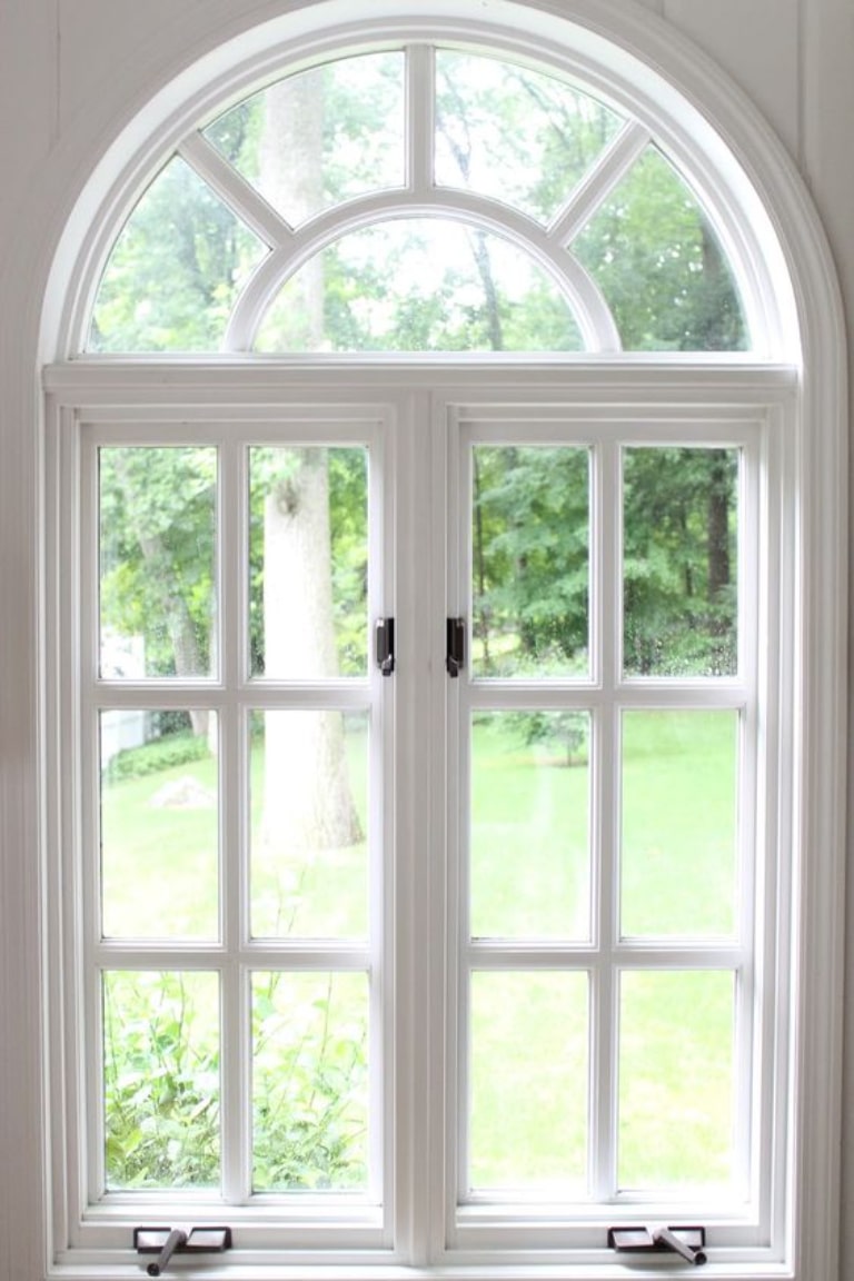cửa sổ nhôm Xingfa màu trắng kính hộp chia ô đố hình vòm